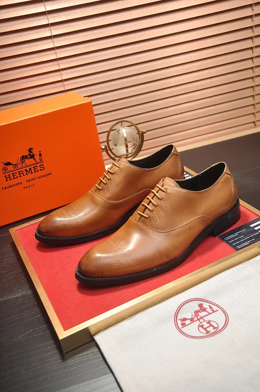 Men's shoes💰460💶[HERMES] (sheepskin lining)🍀Italian top luxury🍀He does not pursue novel styles and gorgeous colors, but attracts the favor of successful men with his flawless, elegant and classic style! This very, very comfortable, simple and stable style makes it easy to match any style! The pattern is absolutely 1:1 refined from the original case, and we strive for excellence in materials, imported cowhide + sheepskin lining💪💪💪extraordinary texture👍! .Black Brown Size: 38-45 (45 customized)